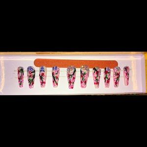 Customize press on nails